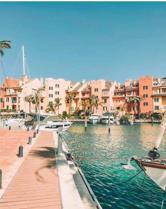 Aquamarine Apartment In Marina سوتوغراندِ المظهر الخارجي الصورة